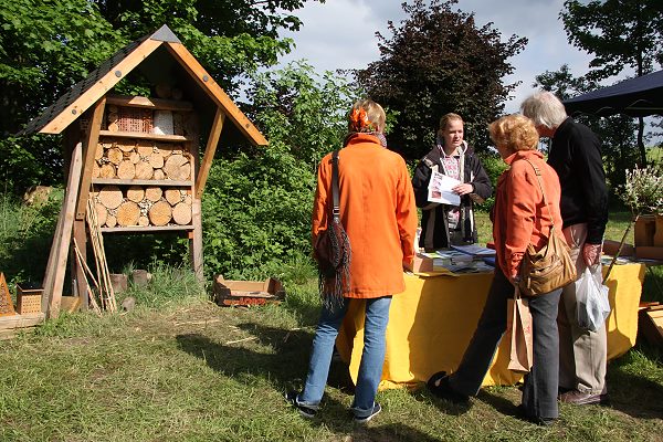 Wildbienenstand in Solingen-Gräfrath, Haus Grünewald Wildbienenstand in Solingen-Gräfrath, Haus Grünewald