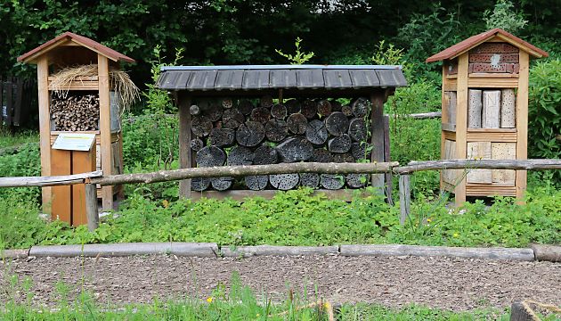 Leverkusen, NaturGut Ophoven: 3 Bienenstände Leverkusen, NaturGut Ophoven: 3 Bienenstände