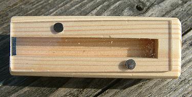 Biedenkopf-Demo-Nistkasten: Nistgang Biedenkopf-Demo-Nistkasten: Nistgang