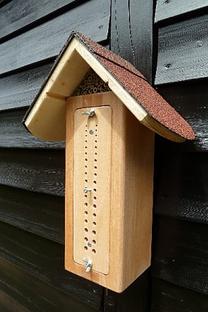 Manfred Frey: Beobachtungs-Nisthilfe, 3 Manfred Frey: Beobachtungs-Nisthilfe, 3