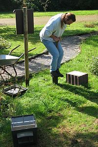 Ausstechen der Grube für das Fundament Ausstechen der Grube
