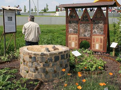 LaGa Leverkusen: Wildbienenwand LaGa Leverkusen: Wildbienenwand