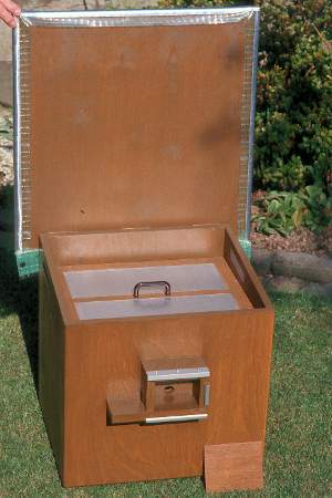 Der Hummelkasten ist (bezugs)fertig!