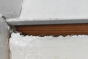 Spalt in einem Klappfenster Spalt in einem Klappfenster