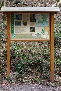 Info-Tafel: Farbfolie mit Plexiglas-Abdeckung